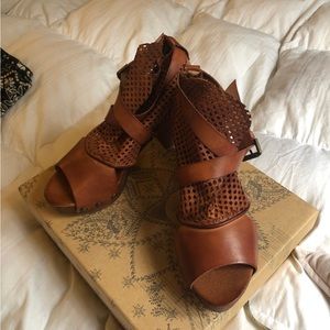 Free people Rendering Sandals Sz 37